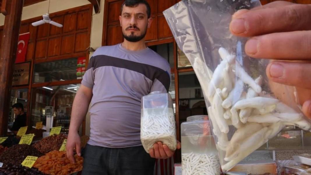 Çeyrek altını solladı, yarım altınla yarışıyor! Böyle sakız görülmedi, fiyatı dudak uçuklatıyor: Sivas’ın dağlarında topluyorlar 6